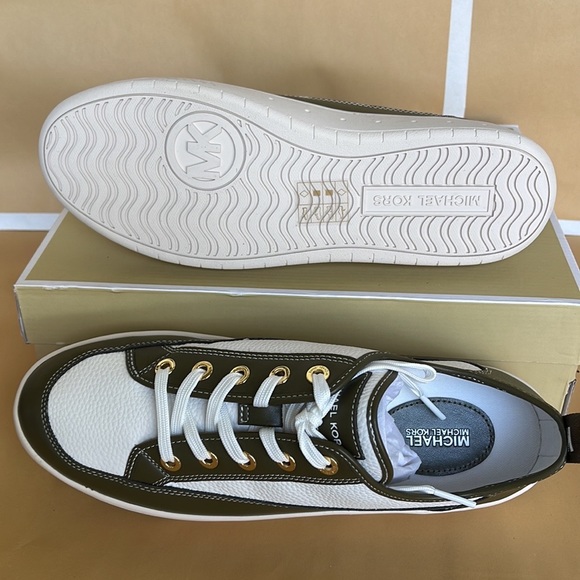 MICHAEL KORS
SHEA LACE UP
FAUX LEATHER
49F3SHFSIL
OLIVE
NEW - Picture 4 of 16